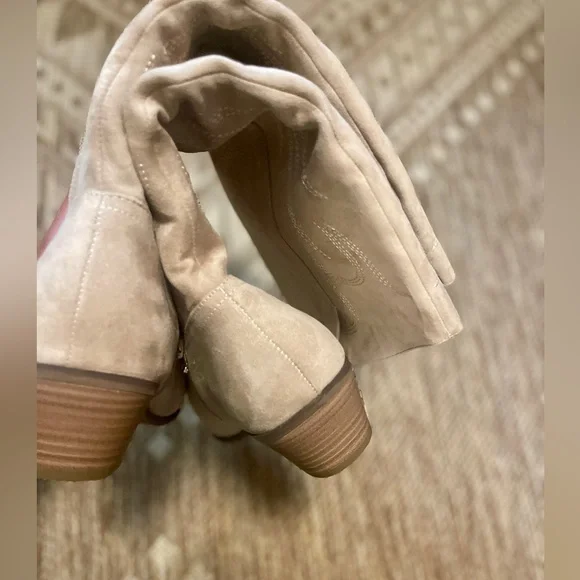 Like New | Target Universal Thread Faux Suede Cowgirl Boots | Western | 11 - Picture 11 of 16